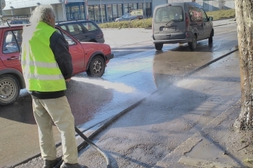 Започна пролетното почистване на града