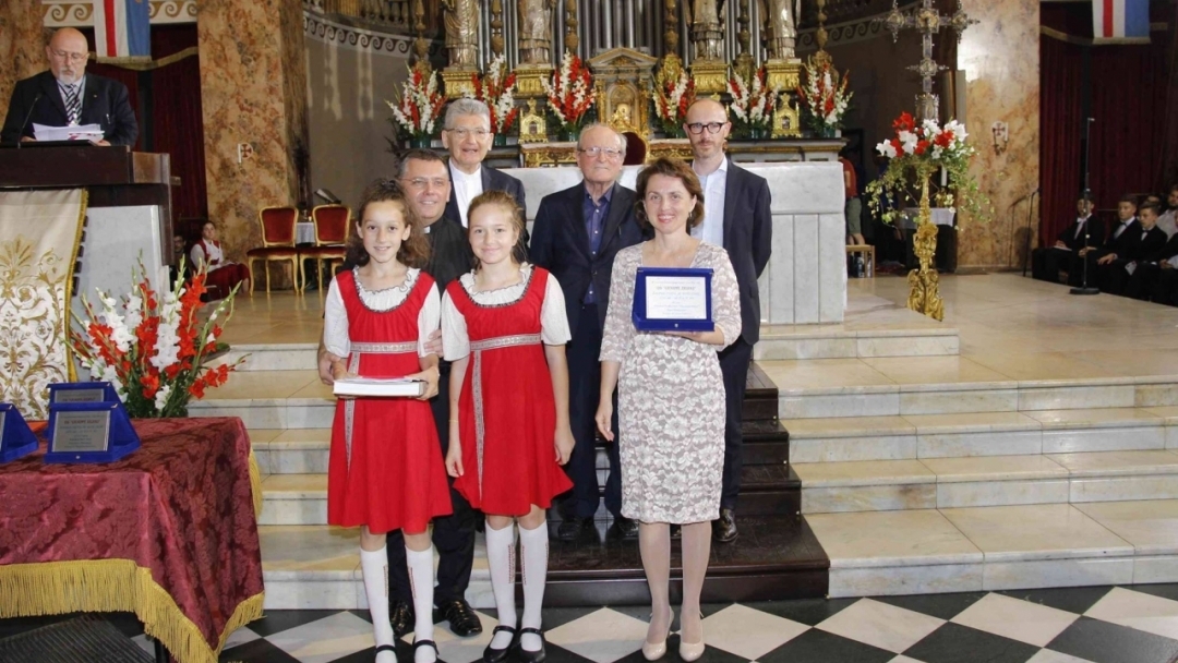Детски хор "Дунавски вълни" с първа награда от фестивал в Италия