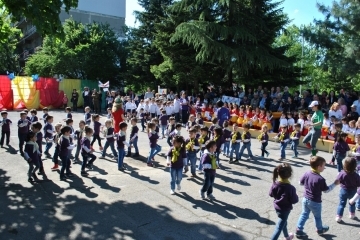 Спортен празник – „Великденска надпревара“ в ЦДГ „Здравец“