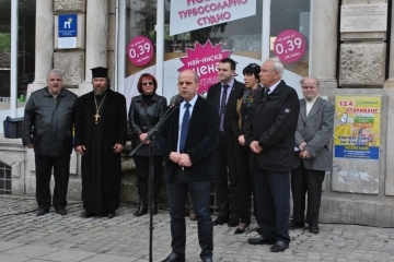 Церемония по полагане на първа копка по проекта на Община Русе „Благоустрояване и достъпна градска среда на централна градска зона – участък от ул. „Александровска“, площад „Батенберг“ и прилежащите пространства“ 