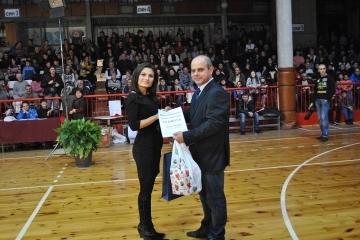 Коледното надиграване отново препълни зала „Дунав” снощи 