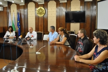 Кметът Пламен Стоилов пожела успех на русенски лекоатлет преди Летните европейски игри в Белгия