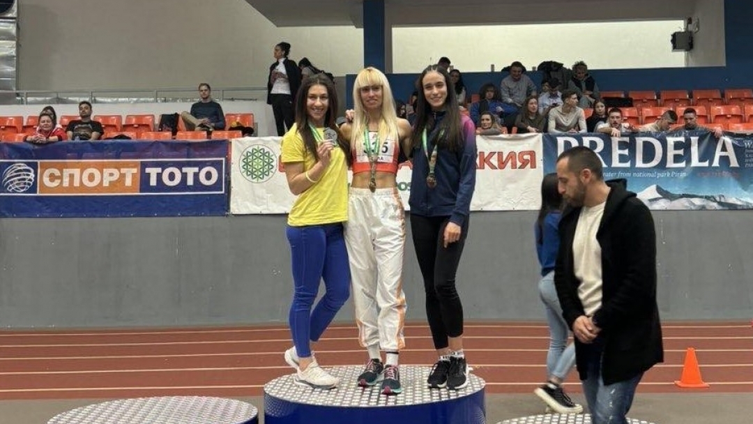 Yova Petrova from Ruse with a gold medal from the National Championship for Men and Women in Athletics