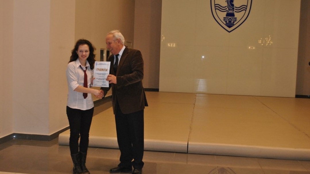 Кметът Пламен Стоилов награди даровитите деца на Русе