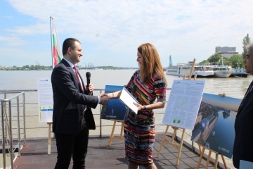 Зам.-кметът д-р Страхил Карапчански присъства на специализирано речно изложение на „Пристанищна инфраструктура“ 