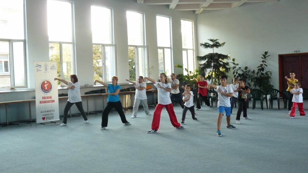 СК „Калагия“ представя спорта-изкуство ушу в две русенски училища   