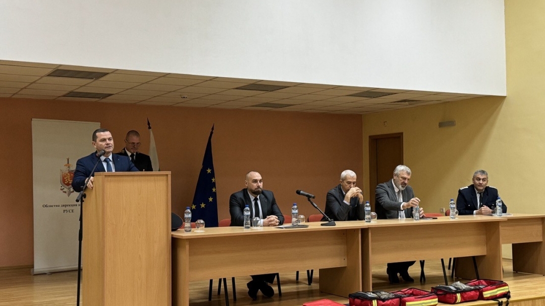 Русе почете професионалния празник на полицейските служители с тържествена церемония