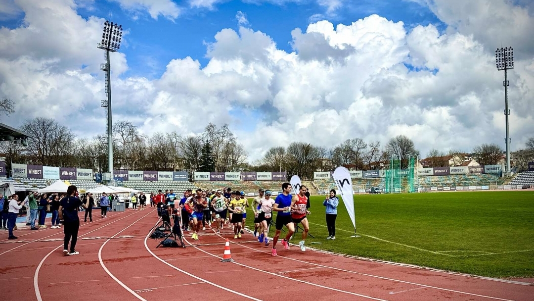 Пенчо Милков откри международния ултрамаратон „Дунав 24 ч. бягане“ в Русе