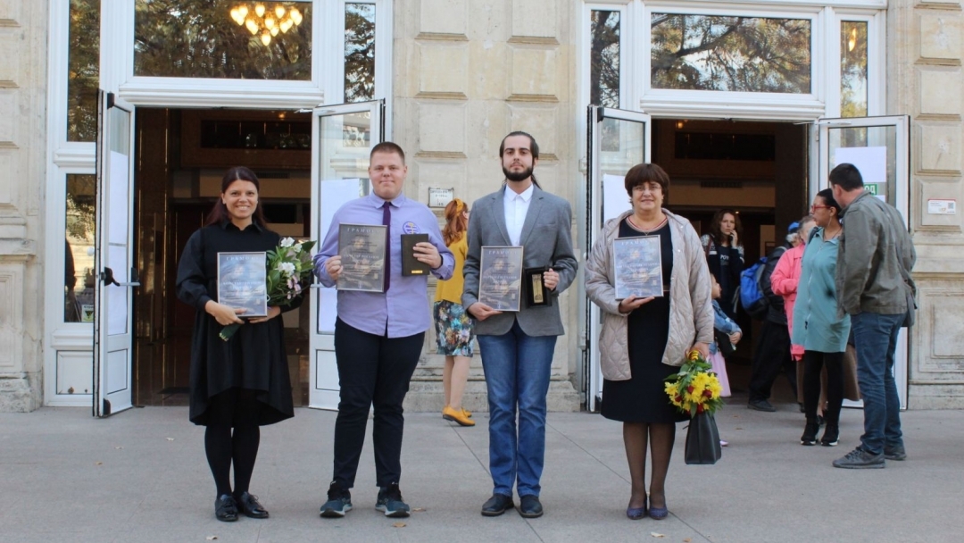 Кметът Пенчо Милков връчи Награда „Русе – 21. век“ в навечерието на Деня на будителите