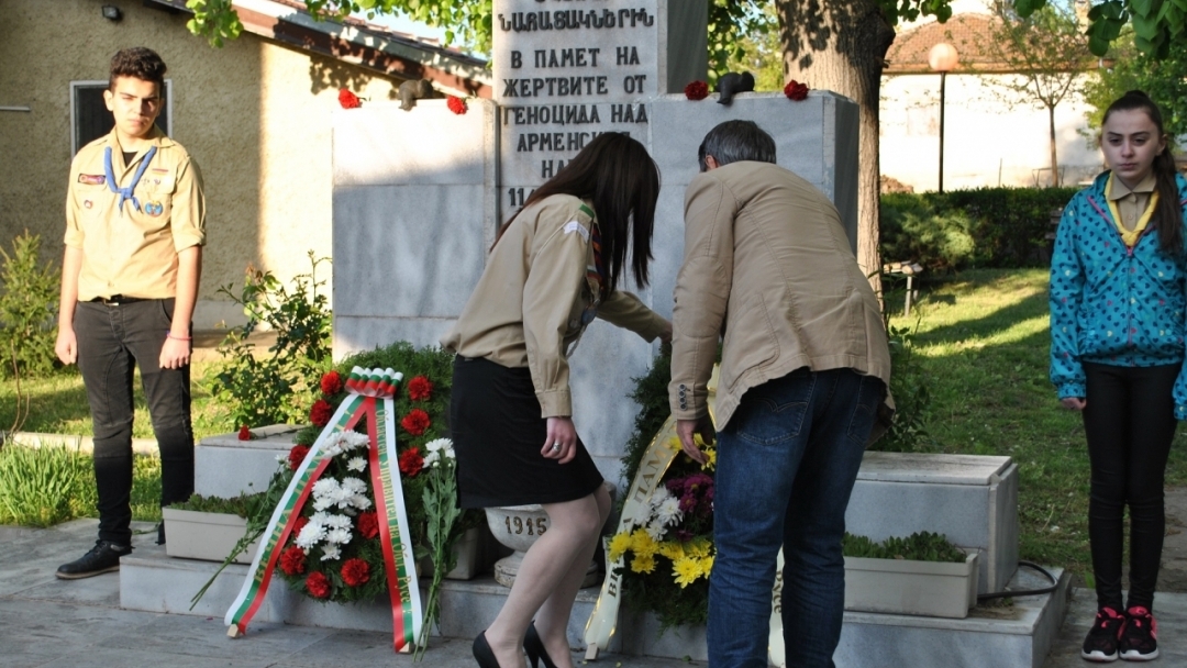 С църковна служба почетоха жертвите от Геноцида над арменския народ
