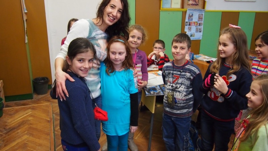 Общинският младежки дом отбеляза Световния ден на прегръдката