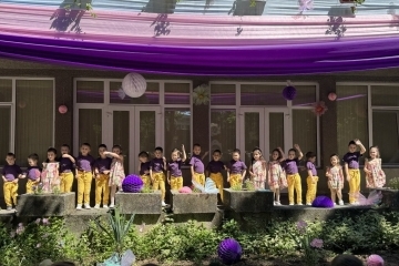  Децата на ДГ „Здравец“ представиха празничния спектакъл „На крилете на детските мечти“