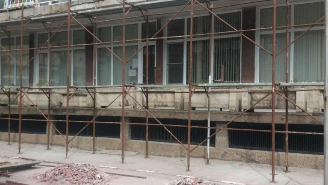 Започна мащабен ремонт на фасадите на ДГ „Русалка“ 