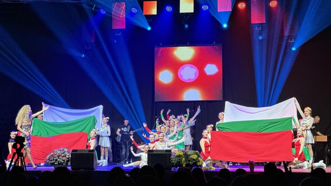 Деси Добрева и младите таланти на Русе вдигнаха на крака зала „Арена“