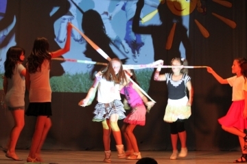 Млади актьори представят Русе в Международния фестивал „Утринна звезда“