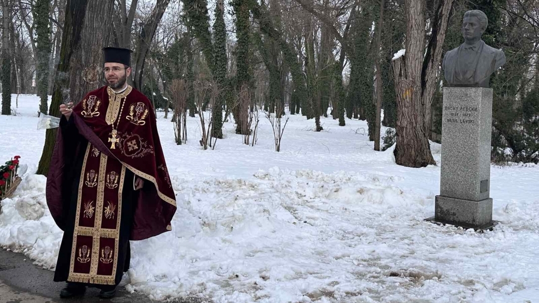 Заместник-кметът Енчо Енчев и българската общност в Букурещ почетоха паметта на Васил Левски