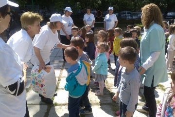  Идея за “Спорт, здраве и активно дълголетие” събра възрастни и деца в ЦДГ “Радост”