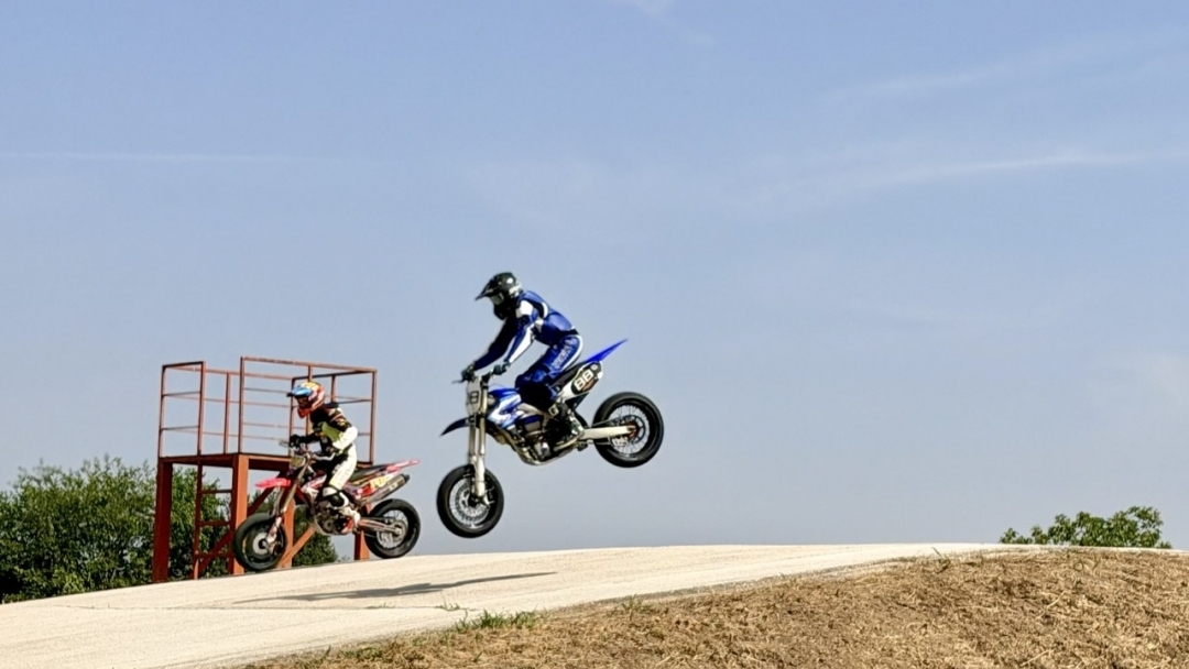 В памет на Димитър Калчев: „Grand Prix България 2026“ събра пилоти от България, Румъния и Гърция на писта „Долна Митрополия“
