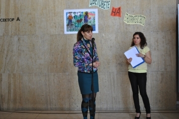 Грамоти и награди получиха вчера отличените в изложбата „Цветовете на етноприятелството“ и конкурса за есе