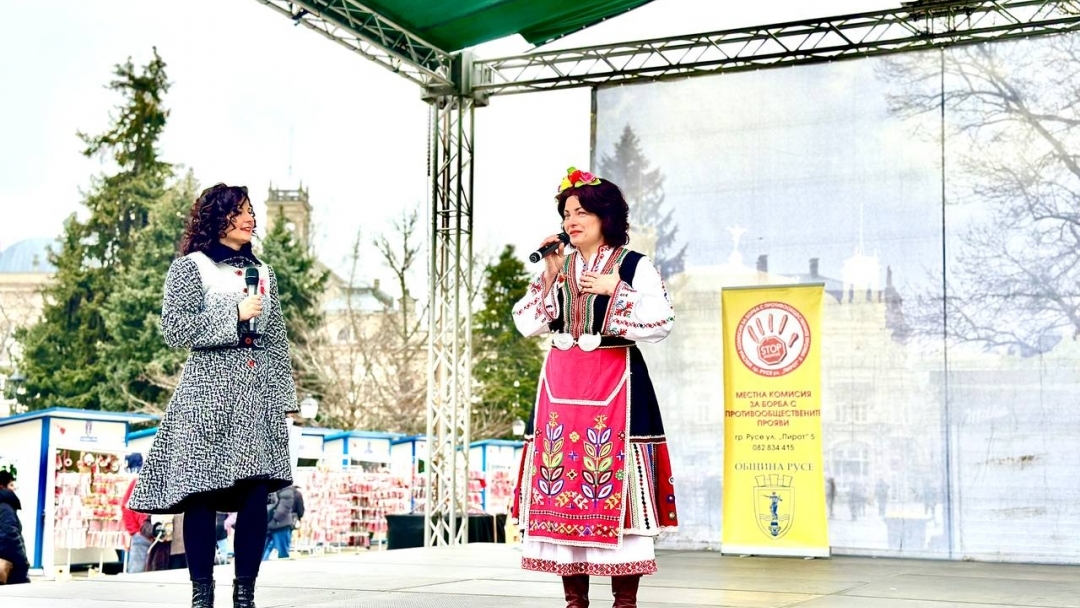 Стотици русенци пяха заедно с Братя Аргирови по време на концерта „Не на насилието, да на доброто!“ 