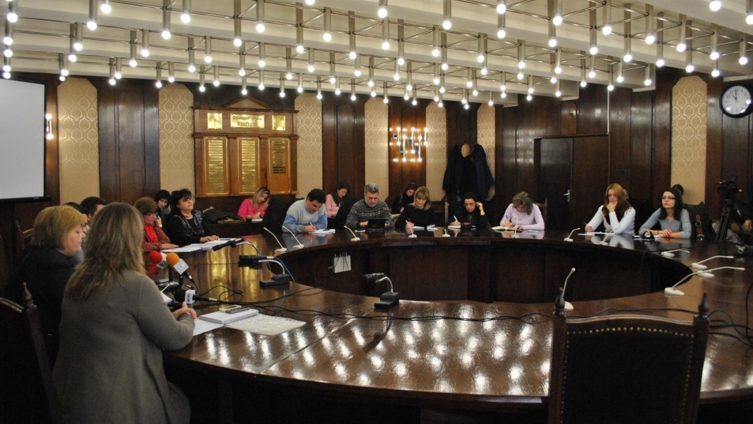 92 спирки в Русе вече са с нови навеси