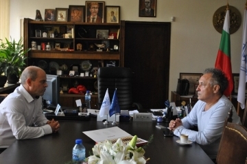 Бате Енчо със златна значка 'Русе'