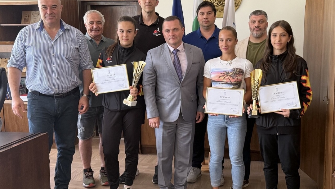 Кметът на Русе отличи млади спортни таланти 