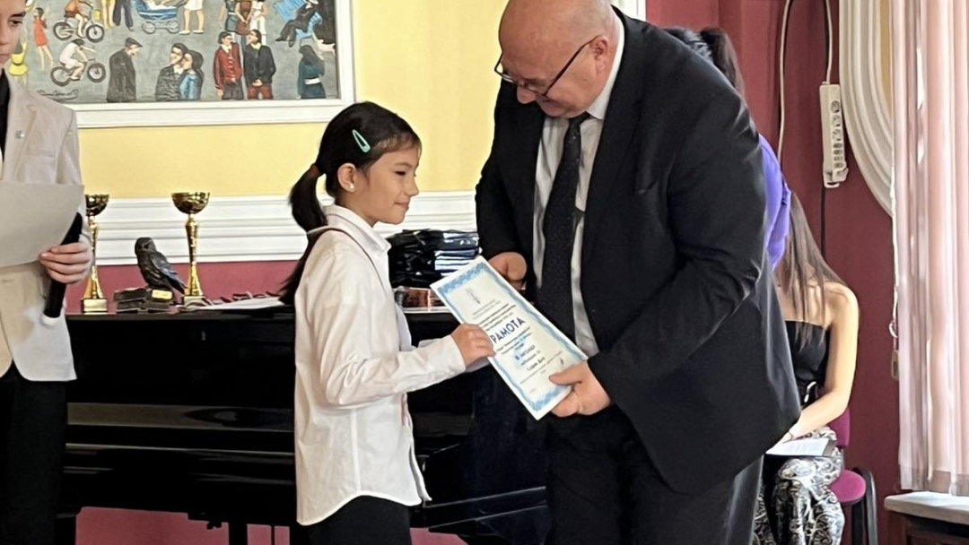 Млади русенски таланти спечелиха куп награди за литературни журналистически творби