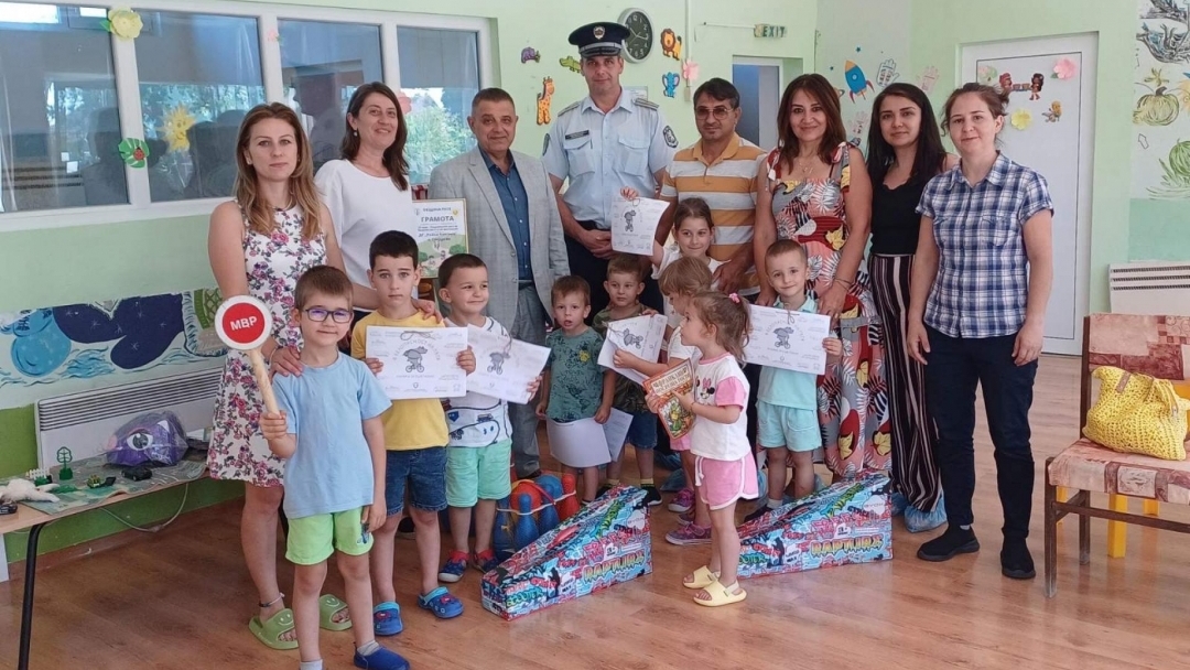 Деца от 3 детски градини показаха своите знания за безопасното движение по пътищата