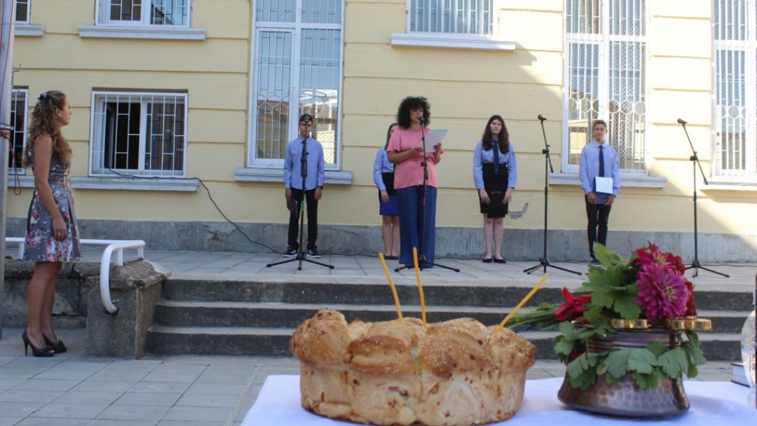 Ръководството на Община Русе откри учебната година в русенски училища