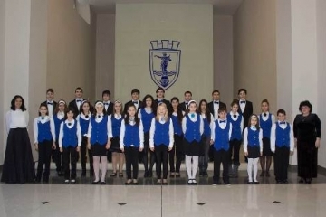 Детско-младежки хор „Свети Георги - Победоносец” взе участие в света литургия