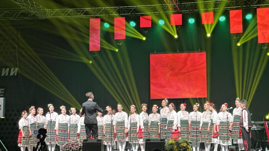 Деси Добрева и младите таланти на Русе вдигнаха на крака зала „Арена“