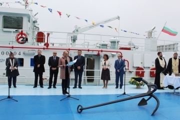 Зам.-кметът Наталия Кръстева присъства на кръщаването на нов маркиращ кораб в Русе