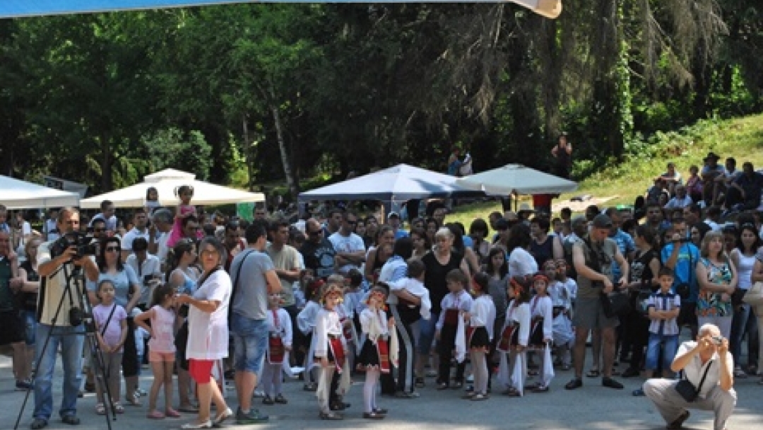 ЗАМ.-КМЕТЪТ НАТАЛИЯ КРЪСТЕВА ОТКРИ ФЕСТИВАЛА „СЦЕНА ПОД ЛИПИТЕ“