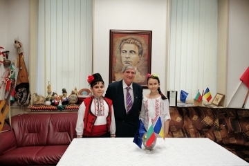 Възпитаници на вокално студио „Слънчеви ноти“ участваха във фестивал в Букурещ