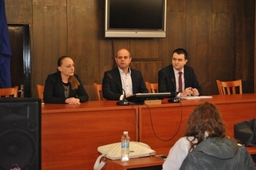 Кметът Пламен Стоилов разговаря с бъдещи юристи