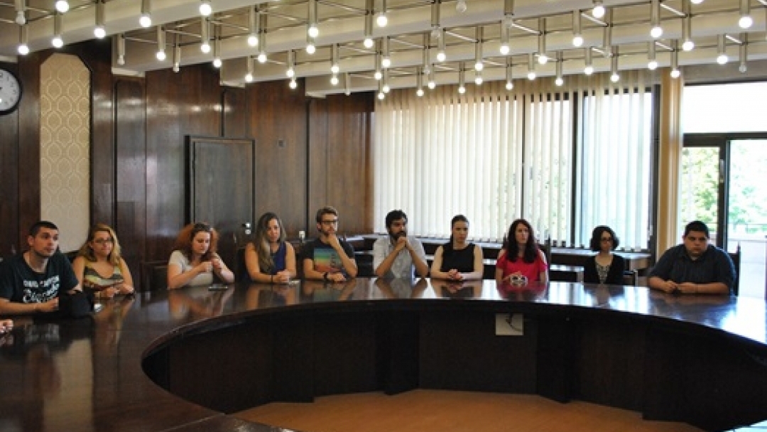 Зам.-кметът Иван Григоров посрещна 19 младежи от различни държави