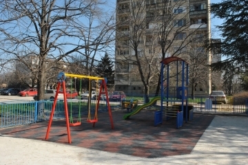 10 обновени детски площадки радват деца и родители в Русе