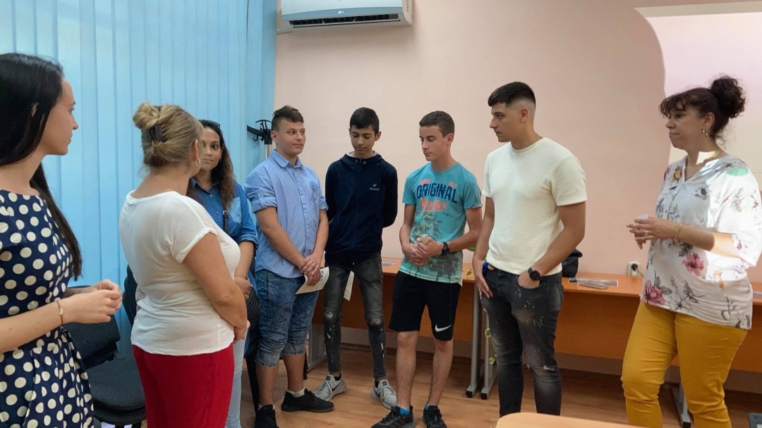 Превантивно-информационния център на Община Русе продължава дейността си с нови екип, информационен сайт и офис
