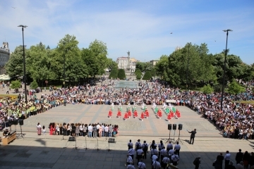 Празнично шествие в Русе събра стотици на Деня на славянската писменост